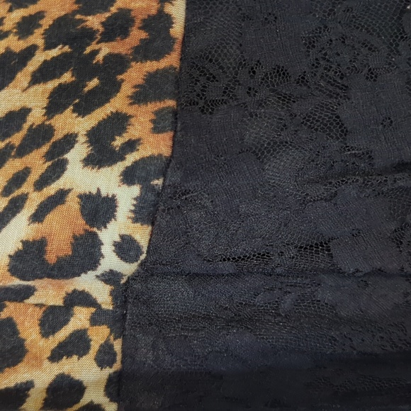 PLUS SIZE Black and Leopard Print Lace Dress - Picture 2 of 4